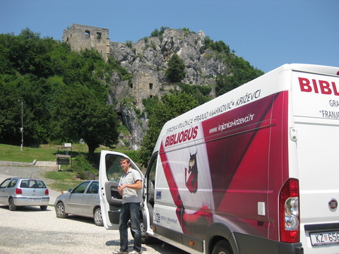 Križevački bibliobus: Na nekim stajalištima dočeka te i posebna čokolada