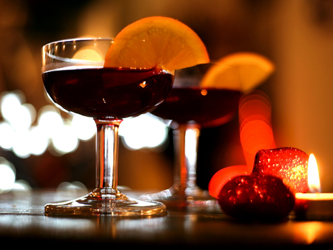 Zaigraj ruke i maštu #7: Kuhano vino (ako vam se ne bori s božićnim nakitom)
