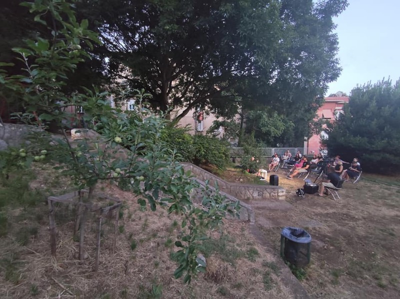 Jerko Mihaljević na kvartovskom zidiću 2
