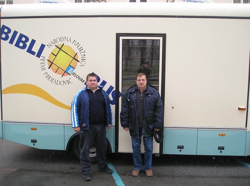 Posada i  novi bibliobus
