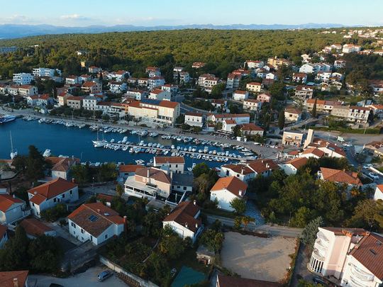 Županijski bibliobus dobio novo stajalište na otoku Krku